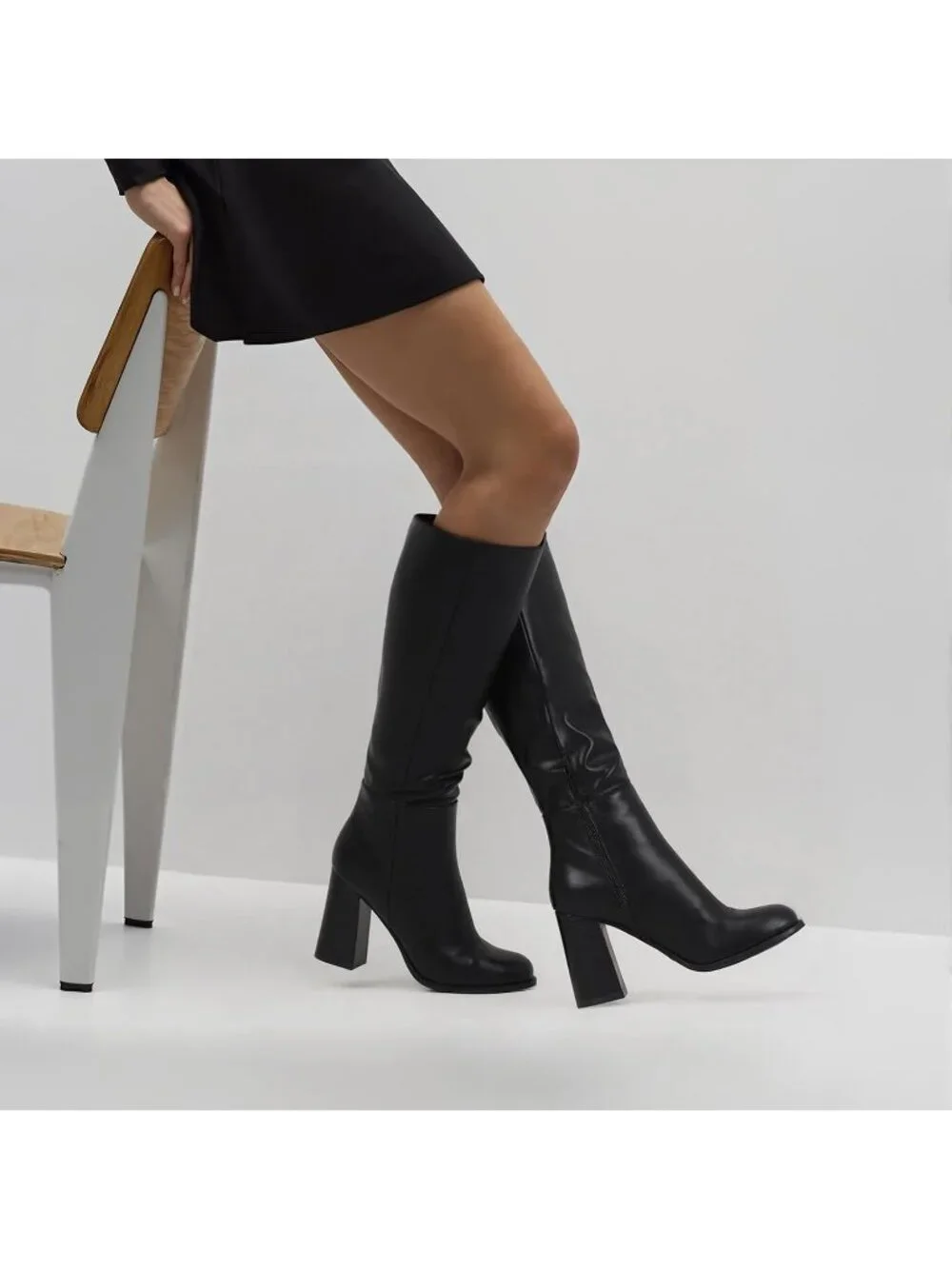 Women's Brown Chunky Heeled Round Toe Faux Suede Side Zipper Knee High Boots